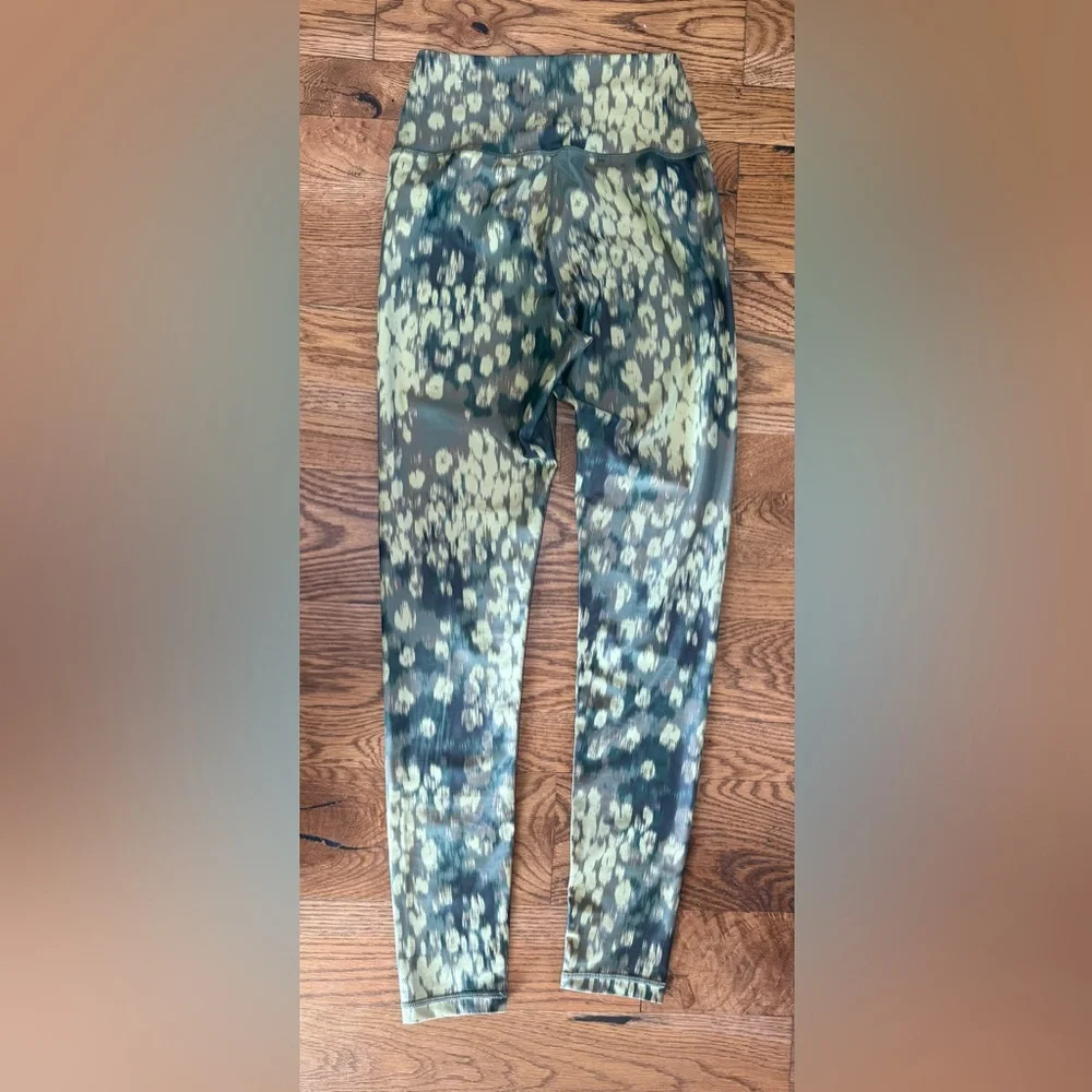 NWOT. Aerie. Real Me High Waisted, Crossover Legging. Olive Fun. Size Small.